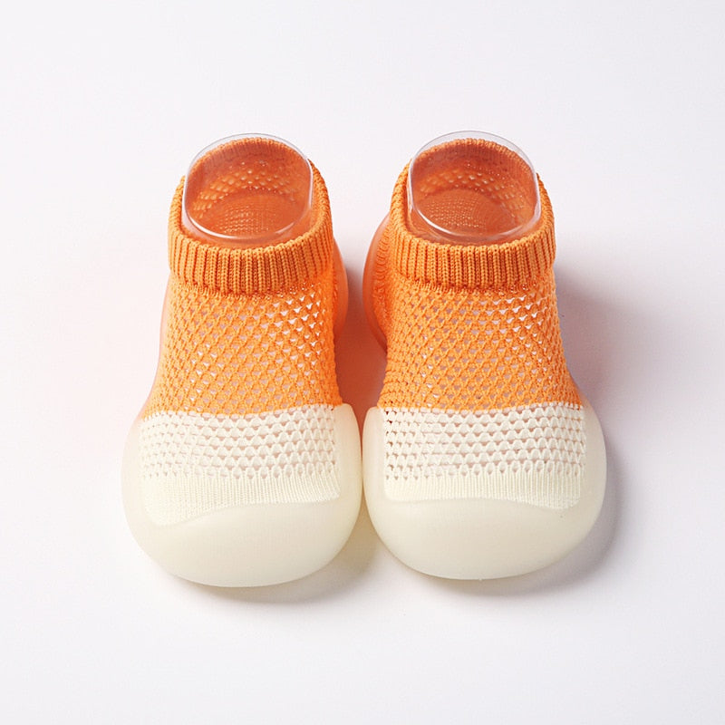 baby-sneakers-first-shoes.jpg