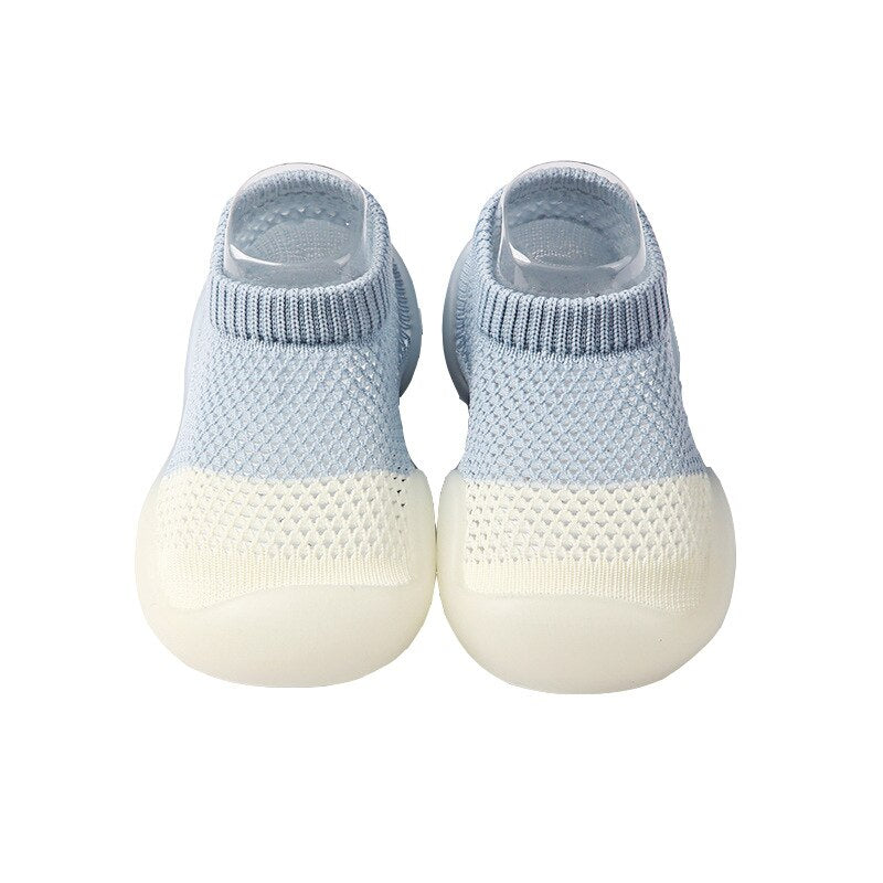 baby-sneakers-first-shoes.jpg